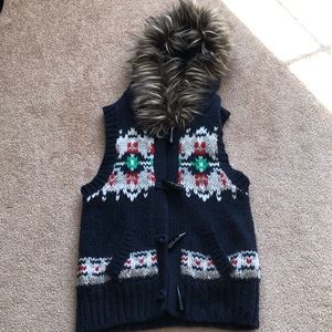 Hooded sweater vest